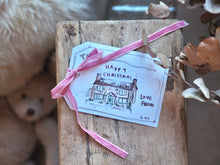 Load image into Gallery viewer, Personalised Holiday Cottage Gift Tag
