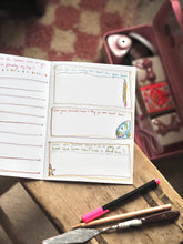Load image into Gallery viewer, "Last Day Of School" Booklet For Children To Fill In