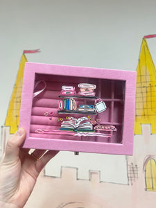 Pink Velvet Box "A Good Book"