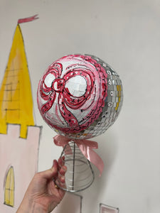 The Made by Leah Disco Tree Topper XL ‘Big Red Bow’