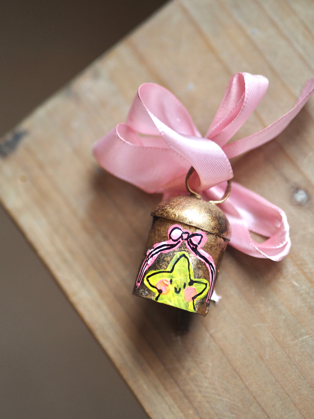 Hand Painted Dinky Brass Bell ‘Scrumpy Star’