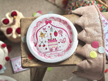 Load image into Gallery viewer, Made by Leah 8 Cute Paper Party Plates
