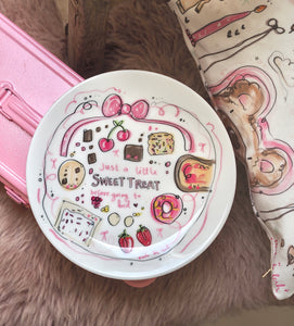 ‘A Little Sweet Treat Before Bed’ Plate