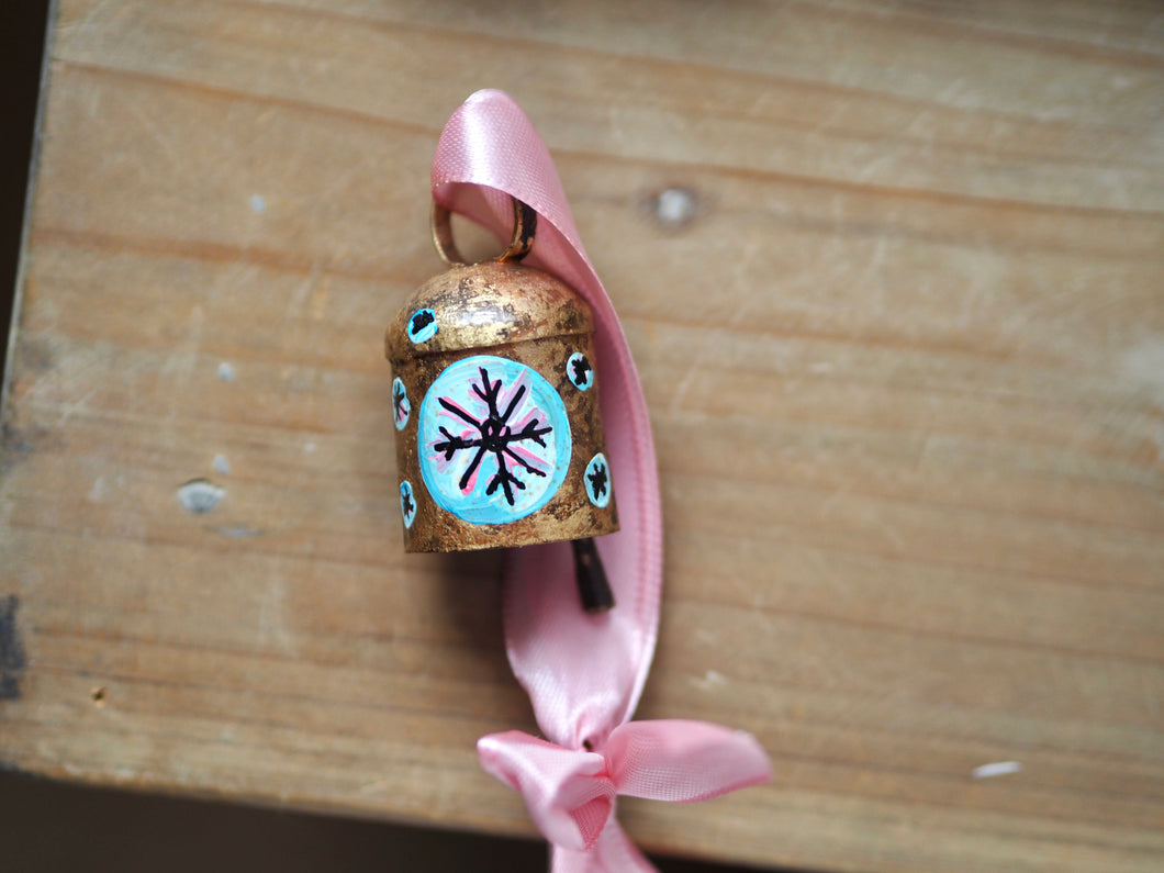 Hand Painted Dinky Brass Bell ‘snowflake’