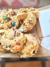 Load image into Gallery viewer, PRE ORDER The BIG DADDY Box Of 6 Luxury Made By Leah Cookies (&amp; Matching Cookie Card)
