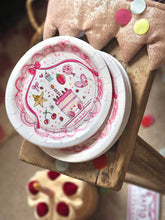 Load image into Gallery viewer, Made by Leah 8 Cute Paper Party Plates
