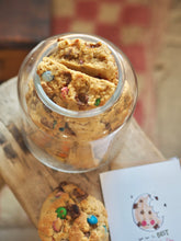 Load image into Gallery viewer, PRE ORDER The BIG DADDY Box Of 6 Luxury Made By Leah Cookies (&amp; Matching Cookie Card)
