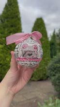Load and play video in Gallery viewer, 8cm Little Autumn Ball ‘Cosy Bear’
